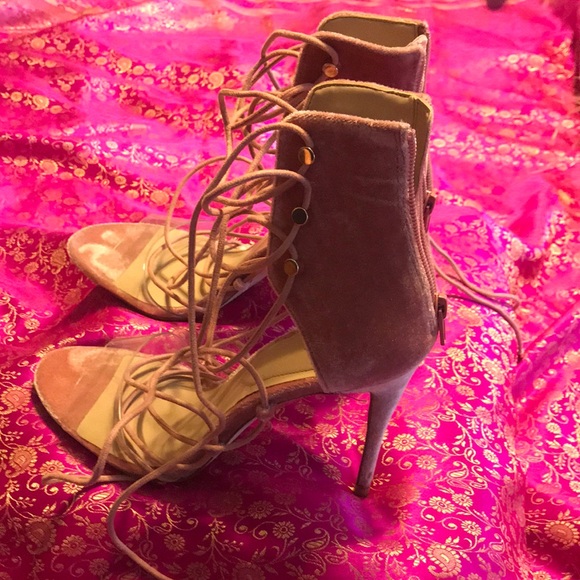 Heels - Picture 3 of 3